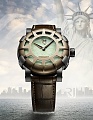 Romain Jerome представляет модель Liberty DNA. Romain Jerome представляет модель Liberty DNA.